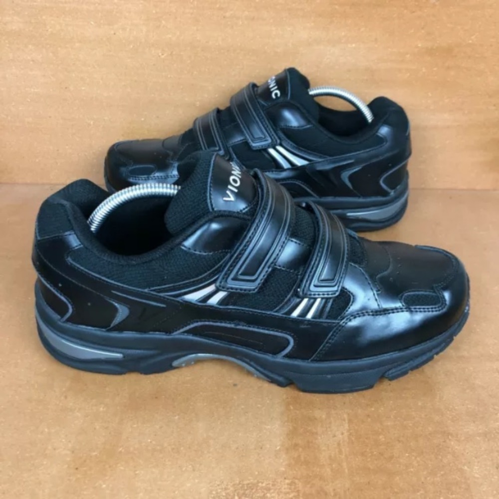 Vionic Albert Walking Shoe